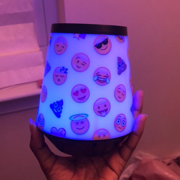 A Bluetooth speaker - Picture 4 of 4